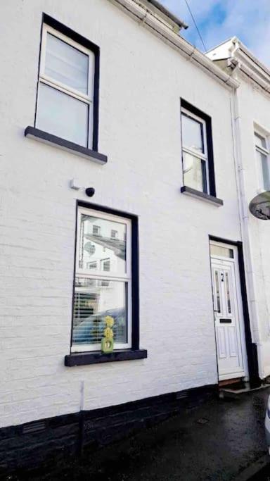 16 Stewart'S Terrace Derry City Bt48 7Lj Londonderry Exterior foto